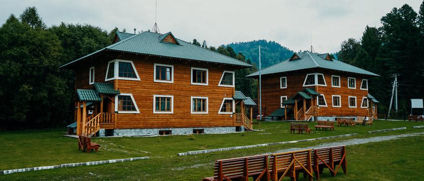 База отдыха Барская усадьба (с. Онгудай) / Туркомплекс Уймонская жемчужина (Уймонская долина) / Гостевой дом Ивановский (Чемальский р-н) / База отдыха Алтын Кель (Телецкое озеро)