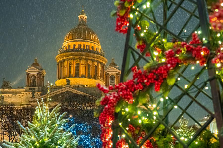 Петербург встречает Новый год: сказка, музыка и шампанское 6 дней