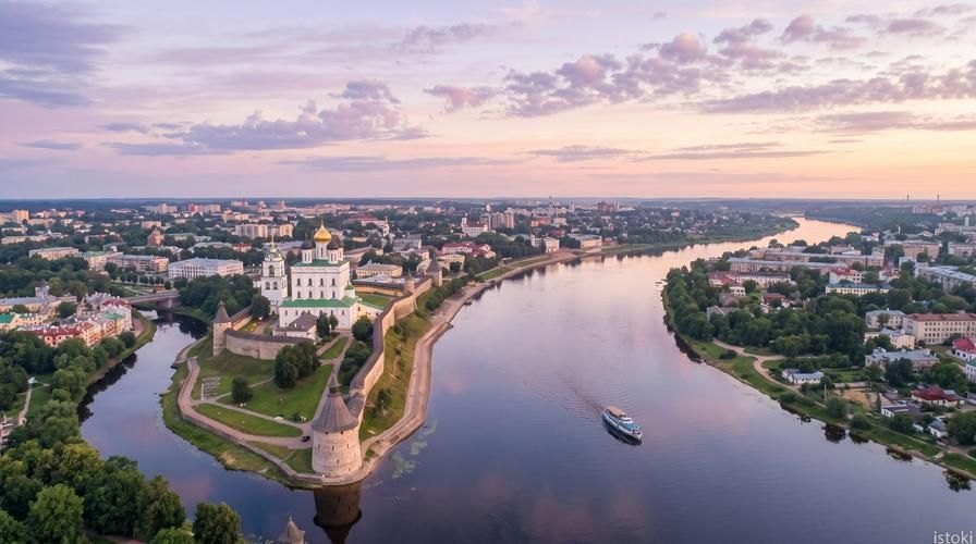Псковская земля: твердыни, монастыри, пушкинская тишина