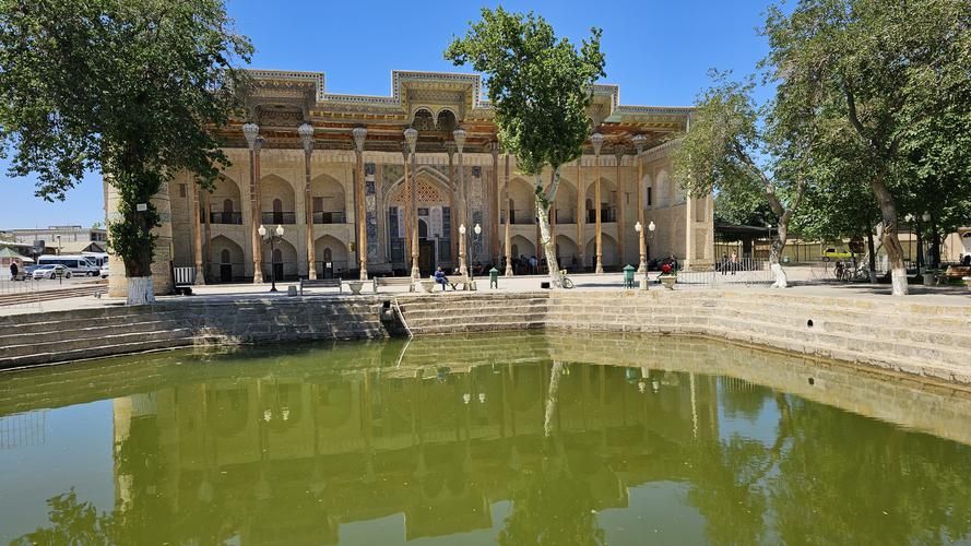 Путь сокровищ: от руин Афрасиаба — к тайнам Согдийских пещер