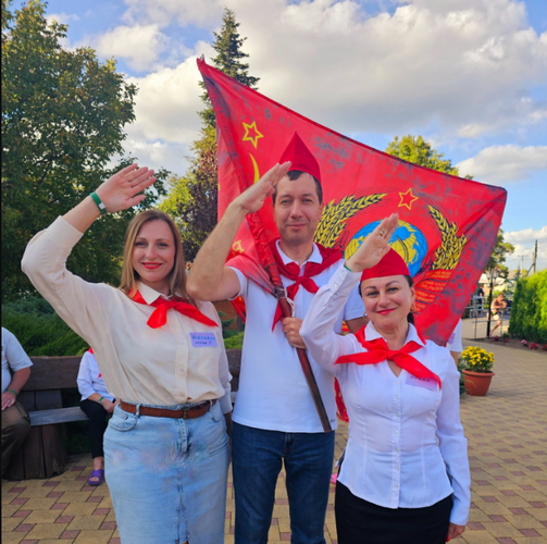 Пионерский лагерь для взрослых &quot;Вперед СССР&quot; 18 смена